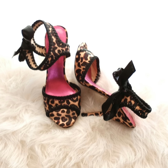 Betsey Johnson sz 8M 4in - Picture 7 of 9